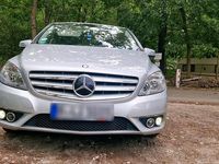 Gebraucht Mercedes B180 122 PS (89 kW) 2014 Silber Van / Kleinbus