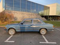 Używany BMW 318 98 KM (72 kW) 1980 Niebieski Sedan/Limuzyna