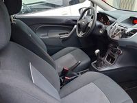 Gebraucht Ford Fiesta Trend 60 PS (44 kW) 2010 Weiß Limousine