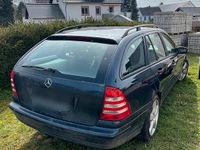 Gebraucht Mercedes C180 143 PS (105 kW) 2004 Blau Kombi