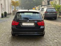 Gebraucht BMW 320 Lifestyle 184 PS (135 kW) 2011 Schwarz Kombi