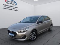 Gebraucht Hyundai i30 Passion 120 PS (88 kW) 2018 White sand metallic Limousine