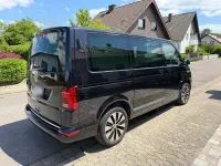 Gebraucht VW Multivan Highline 204 PS (150 kW) 2024 Schwarz Van / Kleinbus