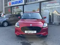Neu Suzuki Swift Club 83 PS (61 kW) 2025 Burning red pearl metallic Kleinwagen