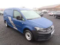 Usata VW Caddy 102 CV (75 kW) 2017 Blu Monovolume