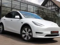 Gebraucht Tesla Model Y RWD 255 kW (347 PS) 2023 Weiß SUV