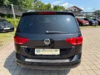 Gebraucht VW Touran Sound 116 PS (85 kW) 2018 Deep black perleffekt Van / Kleinbus