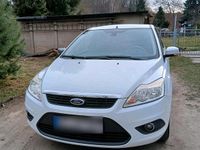 Używany Ford Focus 2010 Biały Sedan/Limuzyna