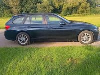 Gebraucht BMW 318 150 PS (110 kW) 2016 Imperialblau Kombi