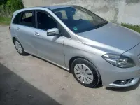 Gebraucht Mercedes B180 109 PS (80 kW) 2014 Silber Kleinwagen