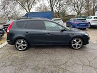 Gebraucht Hyundai i30 105 PS (77 kW) 2010 Schwarz Kombi