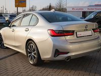 Gebraucht BMW 320 Advantage 184 PS (135 kW) 2019 Glaciersilber metallic Limousine