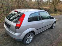 Gebraucht Ford Fiesta 60 PS (44 kW) 2004 Silber Kleinwagen