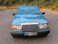 Gebraucht Mercedes E230 132 PS (97 kW) 1987 Blau Limousine