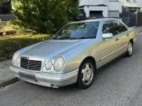 Gebraucht Mercedes E240 170 PS (125 kW) 1998 Silber Limousine