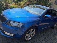 Usado Skoda Octavia 150 HP (110 kW) 2015 Azul Citadino