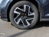 Neu VW ID. Buzz Pro 210 kW (286 PS) 2026 Candyweiß/ starlight blue met Van / Kleinbus