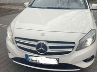 gebraucht Mercedes 180 **NAVI PARKPILOTSITZHEIZUNGVHB**