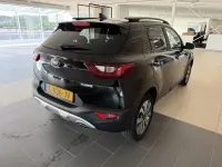 Gebraucht Kia Stonic 99 PS (72 kW) 2021 Schwarz SUV