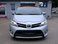 Gebraucht Toyota Verso Life 177 PS (130 kW) 2013 Silber Van / Kleinbus