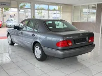 Gebraucht Mercedes E240 170 PS (125 kW) 1998 Grau Limousine