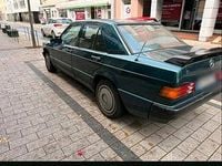 Gebraucht Mercedes 190 110 PS (80 kW) 1983 Grün Limousine