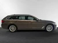 Gebraucht BMW 530e Luxury Line 292 PS (214 kW) 2021 Bmw individual alvitgrau metallic Kombi