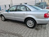 Second-hand Audi A4 125 CP (91 kW) 1999 Argintiu Berlinǎ