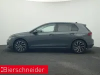 Gebraucht VW Golf VIII Active 150 PS (110 kW) 2022 Grau Limousine