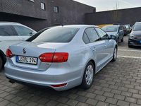 Gebraucht VW Jetta 140 PS (102 kW) 2014 Silber Limousine