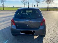 Gebraucht Toyota Yaris 86 PS (63 kW) 2008 Grau Kleinwagen