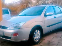 Używany Ford Focus 75 KM (55 kW) 2000 Srebrny Hatchback