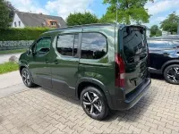 Neu Peugeot Rifter GT 131 PS (96 kW) 2026 Grün Van / Kleinbus