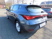 Neu Seat Leon Style 116 PS (85 kW) 2025 Grau Limousine