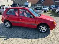 Gebraucht Toyota Starlet 75 PS (55 kW) 1998 Rot Kleinwagen