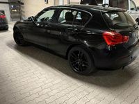Gebraucht BMW 116 109 PS (80 kW) 2015 Schwarz Kleinwagen