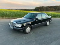 Gebraucht Mercedes E300 180 PS (132 kW) 1991 Schwarz Limousine