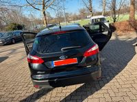 Gebraucht Ford Focus 105 PS (77 kW) 2014 Schwarz Kombi