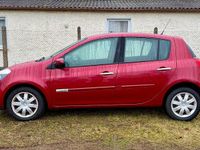 Gebraucht Renault Clio III Dynamique 75 PS (55 kW) 2010 Rot Kleinwagen