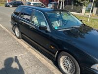 Gebraucht BMW 530 193 PS (141 kW) 2001 Schwarz Kombi