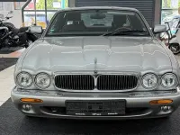 Second-hand Jaguar XJ Executive 237 CP (174 kW) 1999 Argintiu Berlinǎ