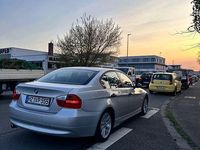 Gebraucht BMW 320 150 PS (110 kW) 2005 Grau Limousine