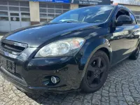 Używany Kia Ceed LX 109 KM (80 kW) 2009 Czarny Hatchback