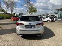 Neu Toyota Corolla 179 PS (131 kW) 2026 Precious silver Kombi