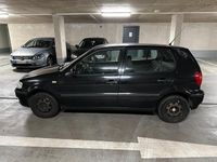 Gebraucht VW Polo 60 PS (44 kW) 2001 Schwarz Kleinwagen