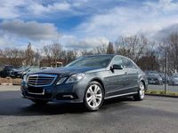 Gebraucht Mercedes E200 Avantgarde 184 PS (135 kW) 2010 Blau Limousine