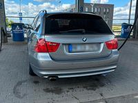 Gebraucht BMW 318 143 PS (105 kW) 2011 Silber Kombi