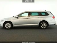 Gebraucht VW Passat Business 150 PS (110 kW) 2023 Silber Kombi