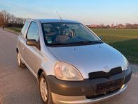 Gebraucht Toyota Yaris 68 PS (50 kW) 2000 Grau Kleinwagen