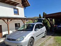 Second-hand Ford Focus 101 CP (74 kW) 2004 Argintiu Berlinǎ